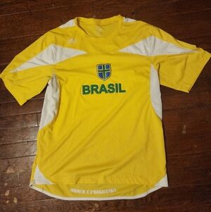 Brazil Mens Sz Medium Soccer Jersey